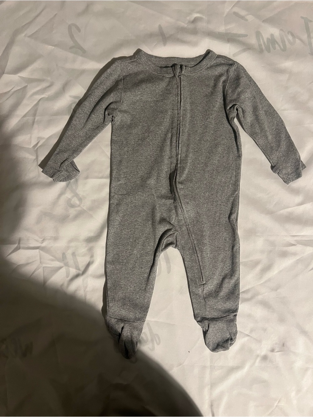 Set of Five Old Navy Baby Neutral and Printed Zip Up Footies Size 3-6 Months - Picture 4 of 15
